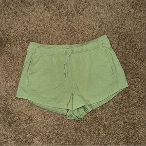 Women’s Lululemon Inner Glow Shorts Green Size 12